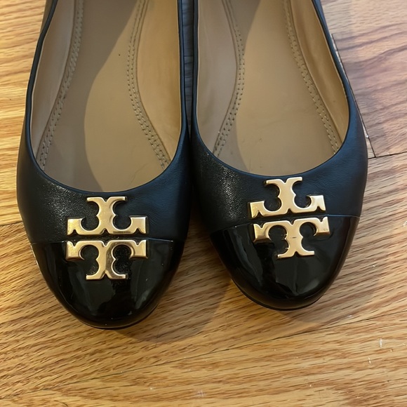 TORY BURCH FLATS SHOES 8 BLACK GOLD - Picture 6 of 10